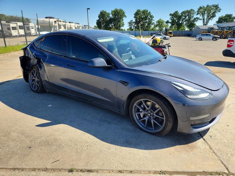 2023 TESLA MODEL 3 4