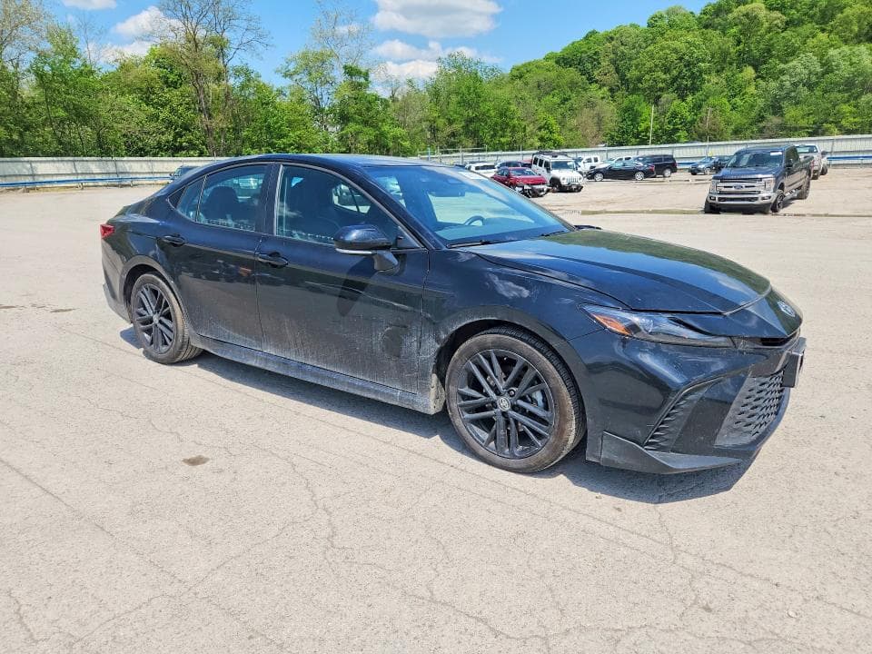 2026 TOYOTA CAMRY SE 4