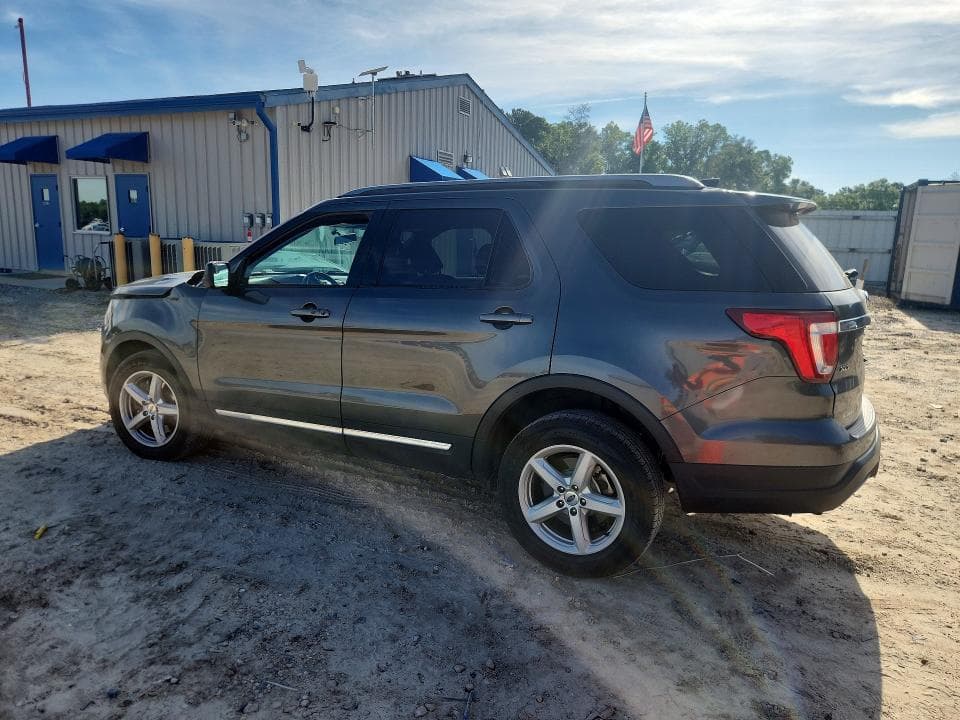 2019 FORD EXPLORER XLT 2