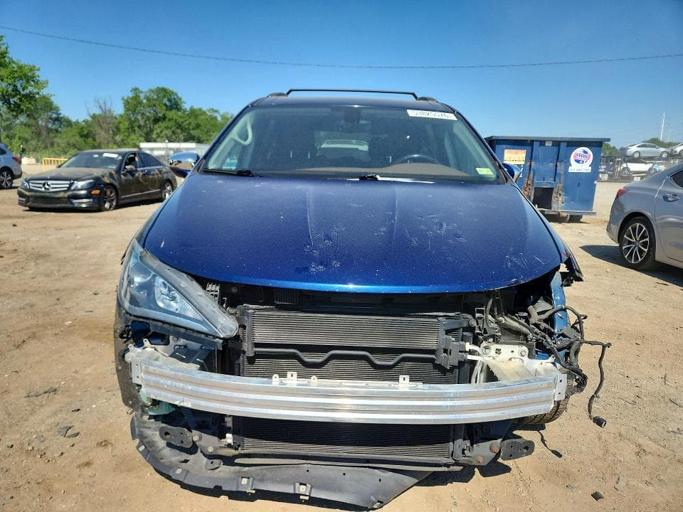 2017 CHRYSLER PACIFICA LIMITED 5