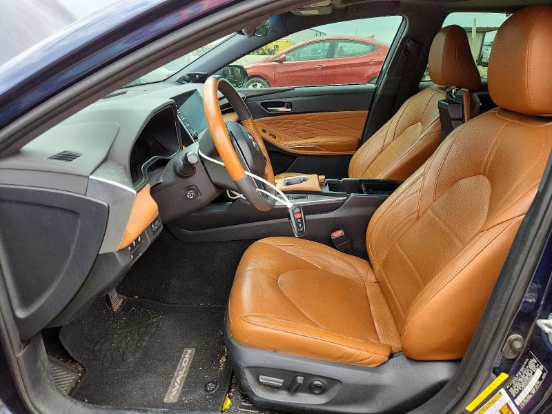 2019 TOYOTA AVALON LIMITED 7