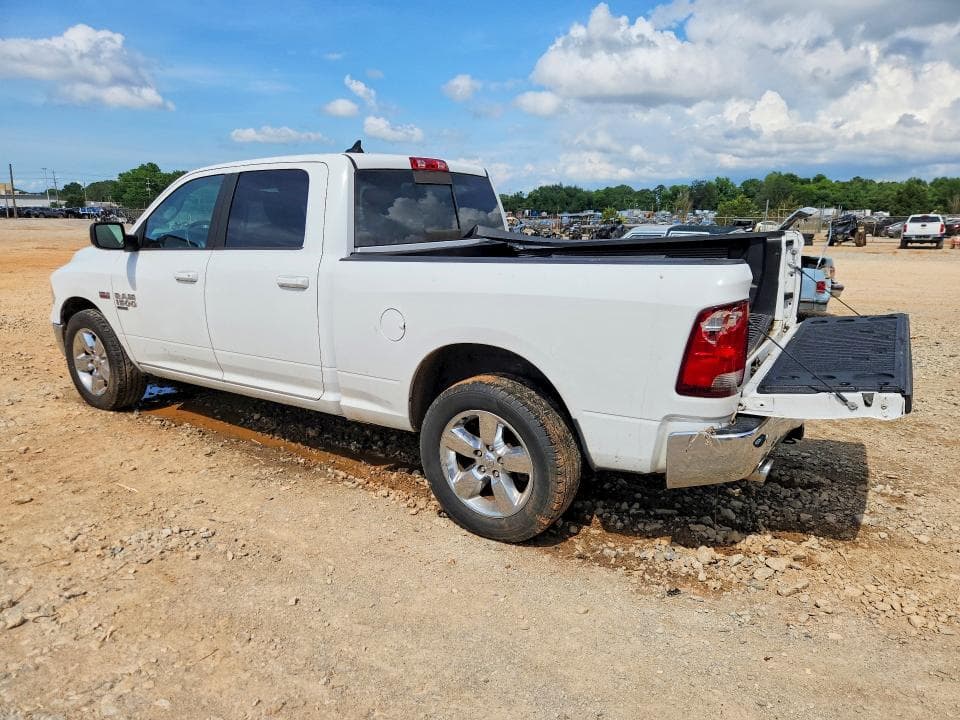 2019 RAM 1500 CLASSIC SLT 3