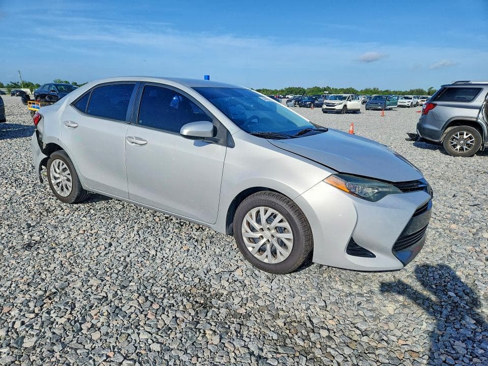2018 TOYOTA COROLLA LE 4