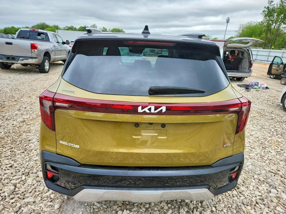 2024 KIA SELTOS S 11