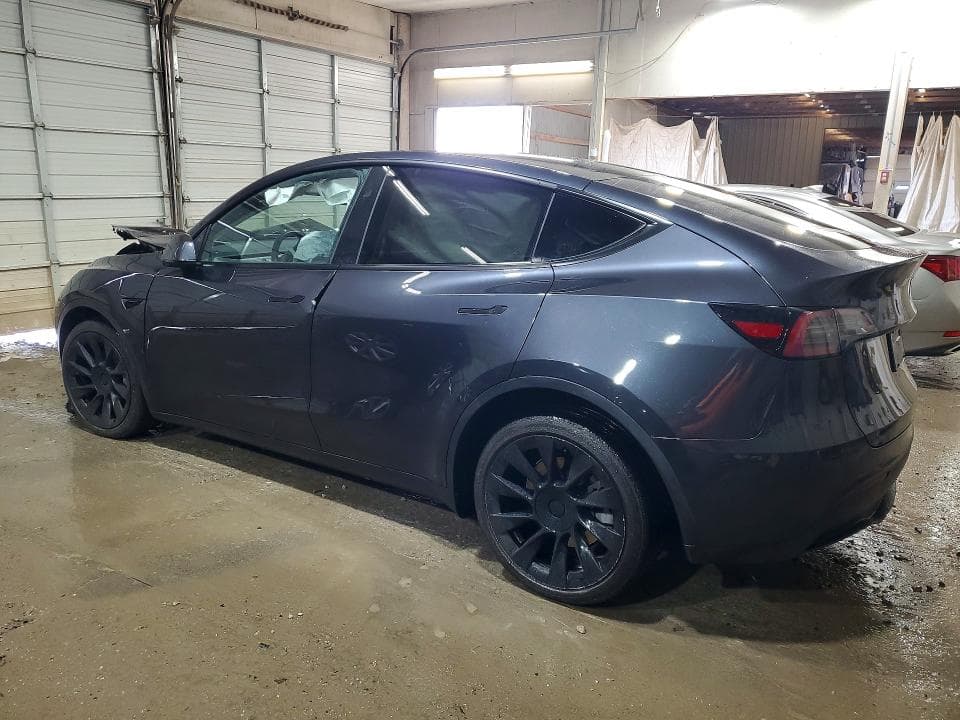 2025 TESLA MODEL Y 2