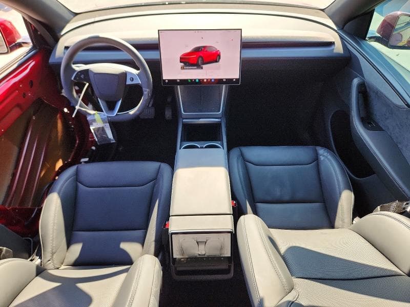 2026 TESLA MODEL Y 8