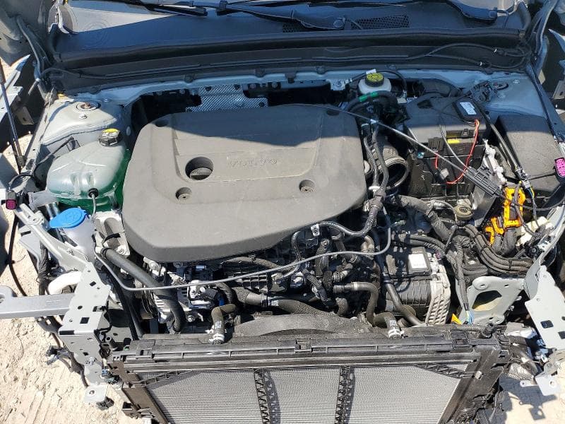 2026 VOLVO XC40 PLUS 12