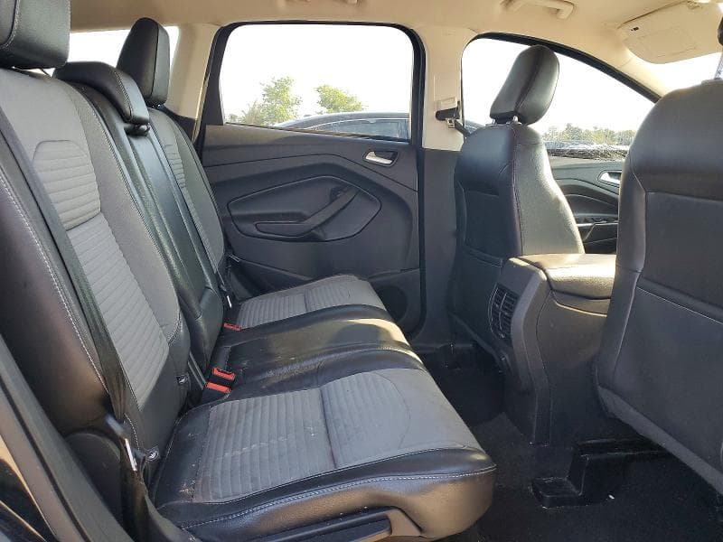 2018 FORD ESCAPE SE 11
