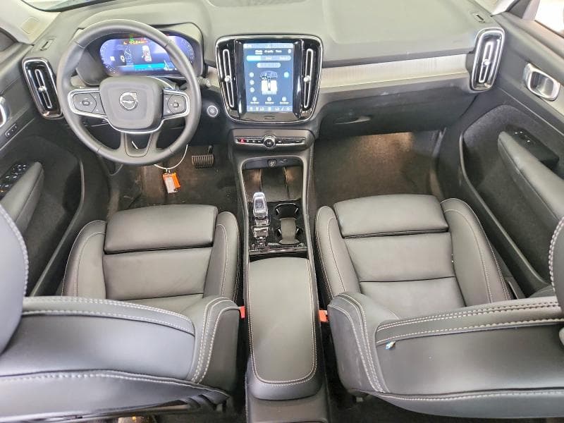 2026 VOLVO XC40 PLUS 8