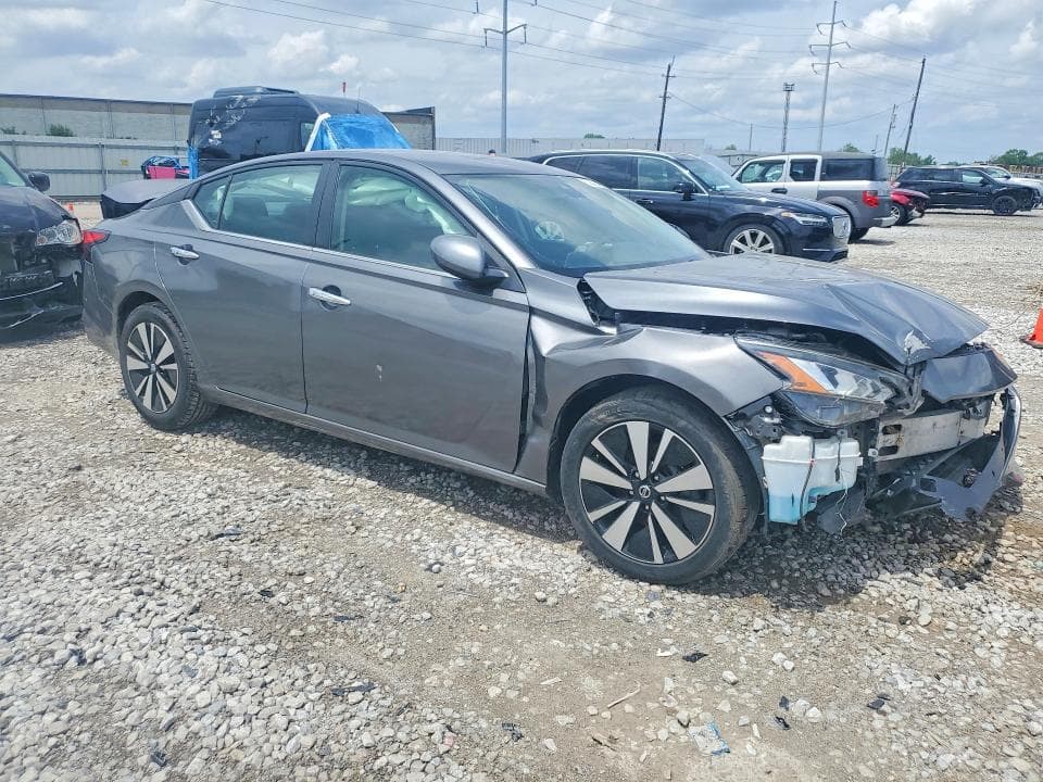 2021 NISSAN ALTIMA SV 4