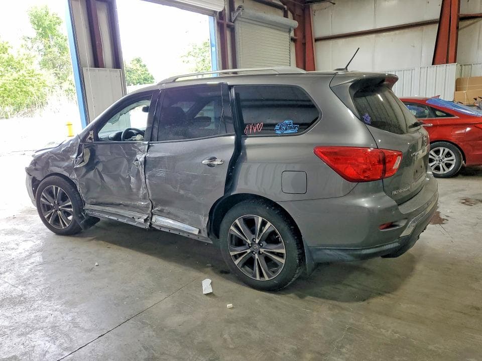 2017 NISSAN PATHFINDER PLATINUM 2