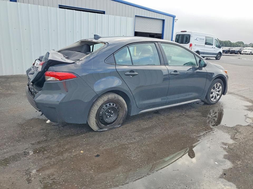 2026 TOYOTA COROLLA LE 3
