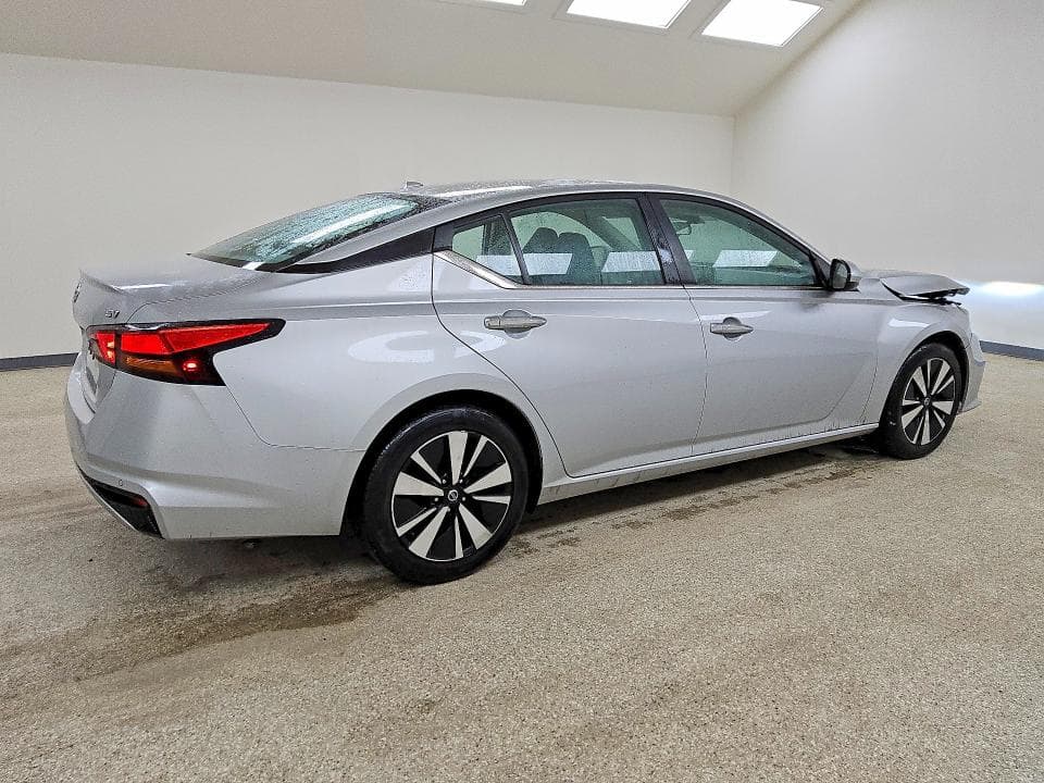 2022 NISSAN ALTIMA SV 3