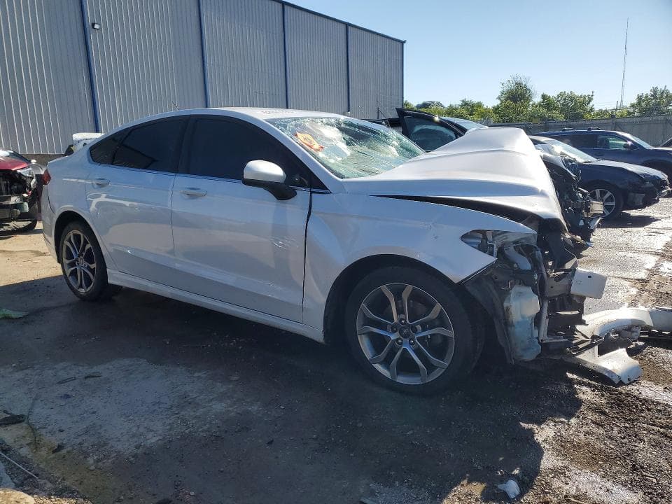 2017 FORD FUSION SE 4