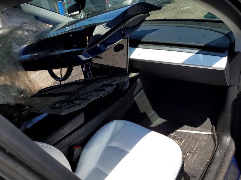 2024 TESLA MODEL Y 8
