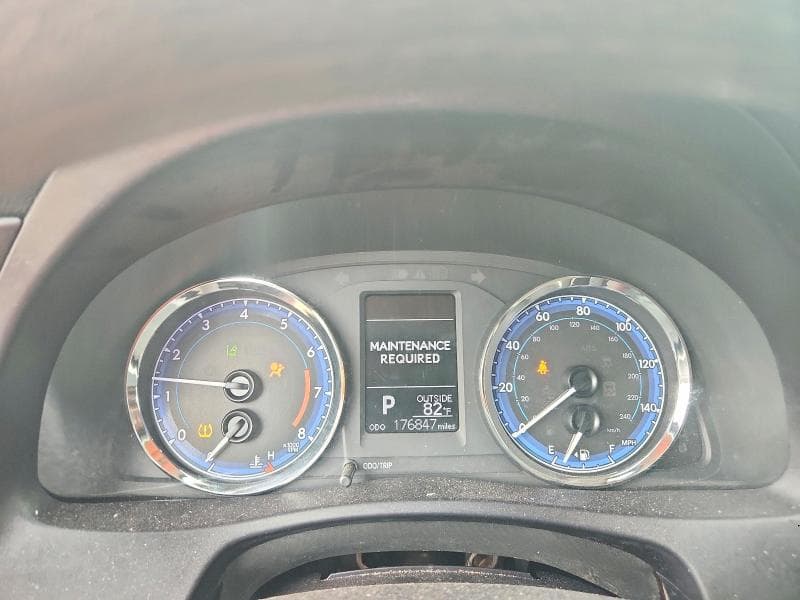 2019 TOYOTA COROLLA LE 9