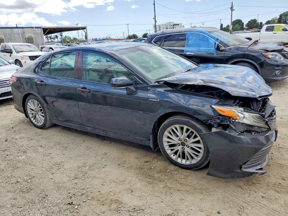 2018 TOYOTA CAMRY HYBRID XLE 4