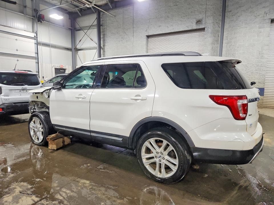 2017 FORD EXPLORER XLT 2