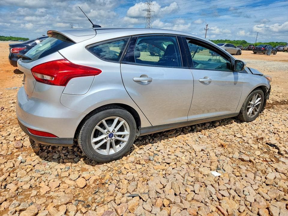 2017 FORD FOCUS SE 3