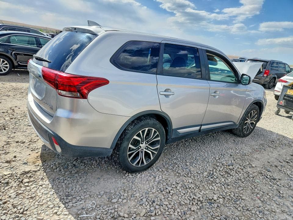 2018 MITSUBISHI OUTLANDER SE 3