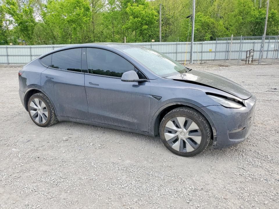 2023 TESLA MODEL Y 4