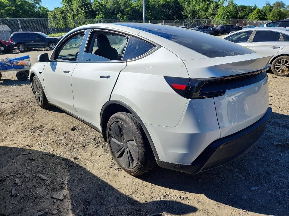 2026 TESLA MODEL Y 2