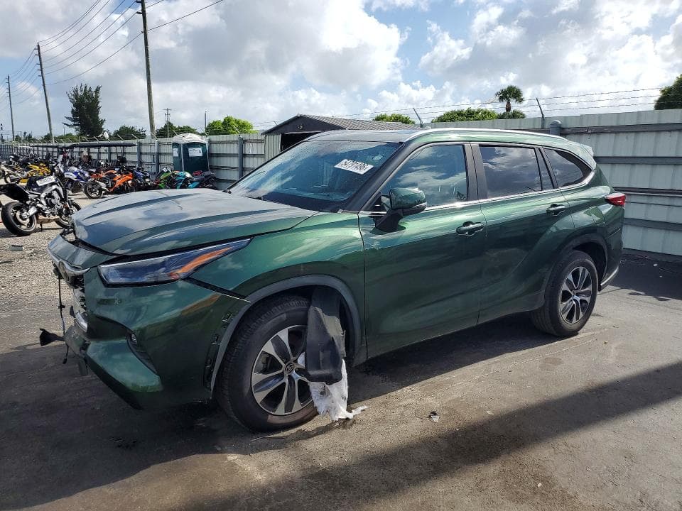 2023 TOYOTA HIGHLANDER XLE - 1