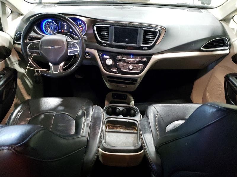 2019 CHRYSLER PACIFICA TOURING L 8