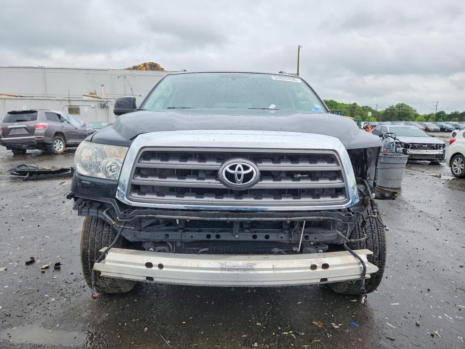 2017 TOYOTA SEQUOIA SR5 5