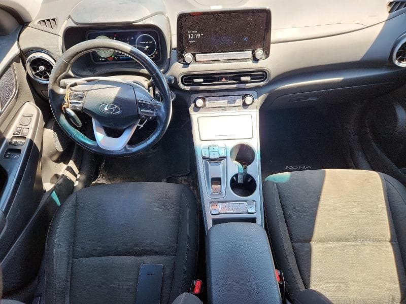 2023 HYUNDAI KONA SE 8