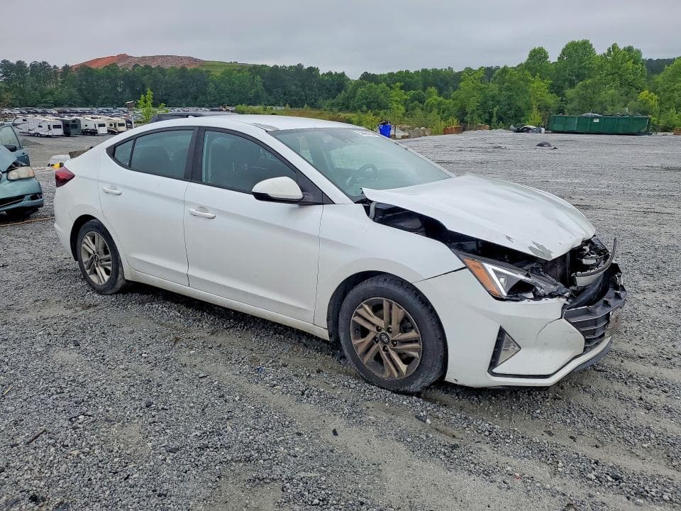 2020 HYUNDAI ELANTRA SEL 4