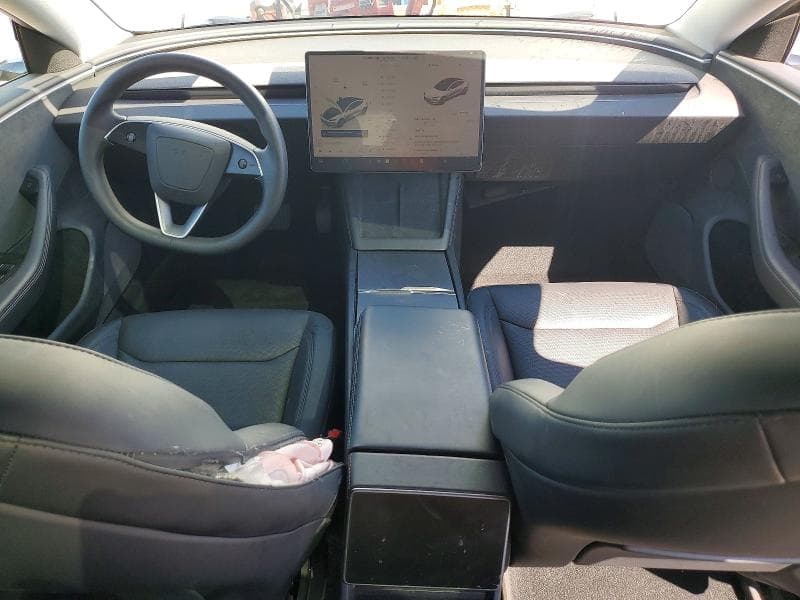 2025 TESLA MODEL 3 8