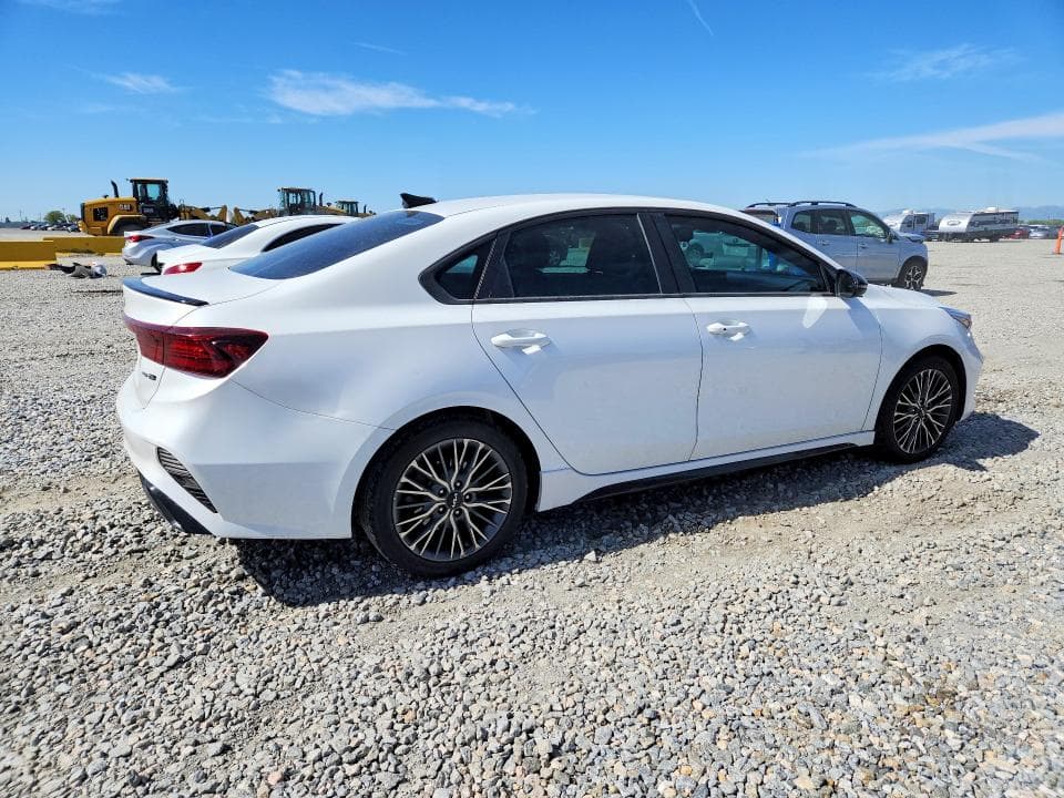 2023 KIA FORTE GT LINE 3