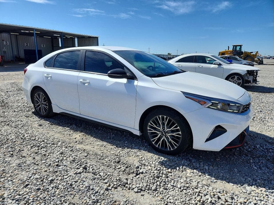 2023 KIA FORTE GT LINE 4