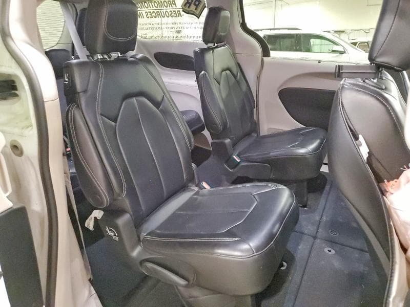2023 CHRYSLER PACIFICA TOURING L 11
