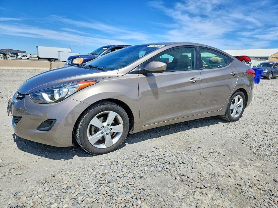 2013 HYUNDAI ELANTRA