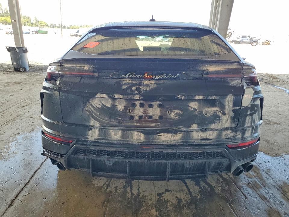 2019 LAMBORGHINI URUS 6