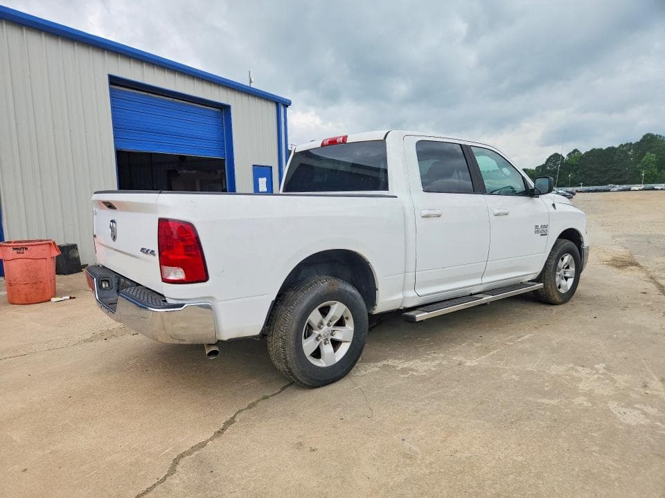 2021 RAM 1500 CLASSIC SLT 3