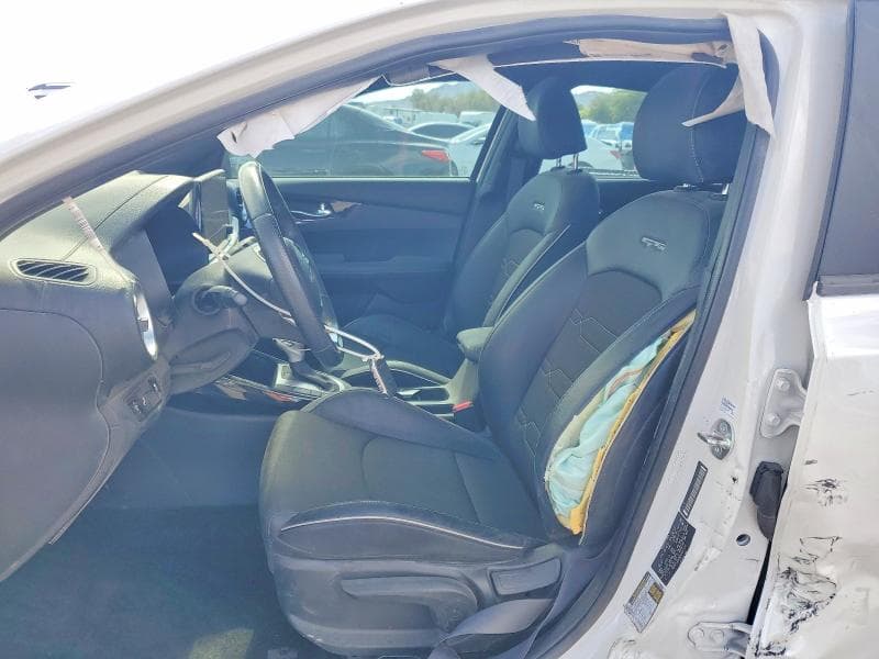 2023 KIA FORTE GT LINE 7