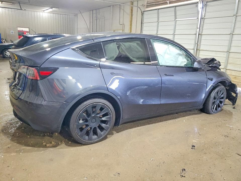 2025 TESLA MODEL Y 3