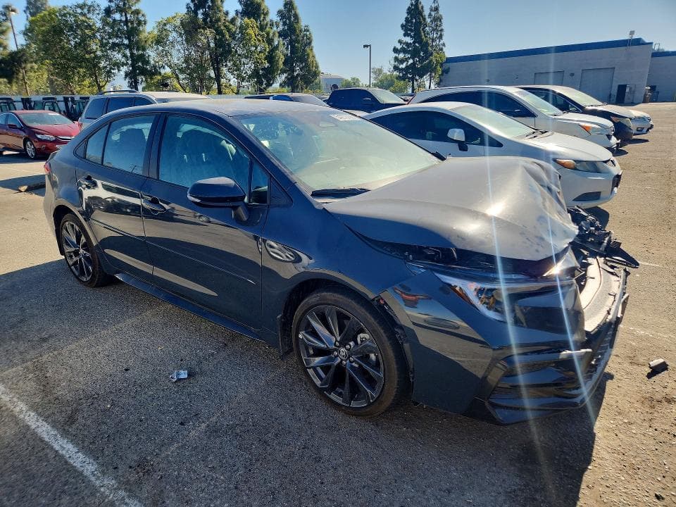 2025 TOYOTA COROLLA SE 4