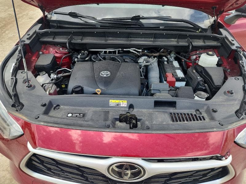 2022 TOYOTA HIGHLANDER LE 11
