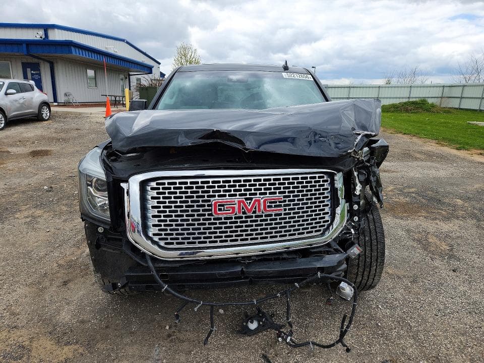 2017 GMC YUKON DENALI 5