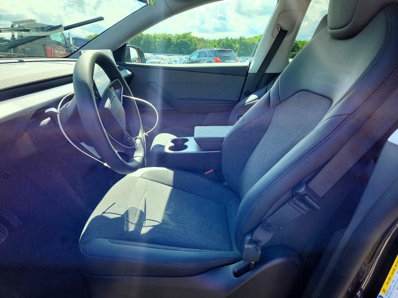 2026 TESLA MODEL Y 7