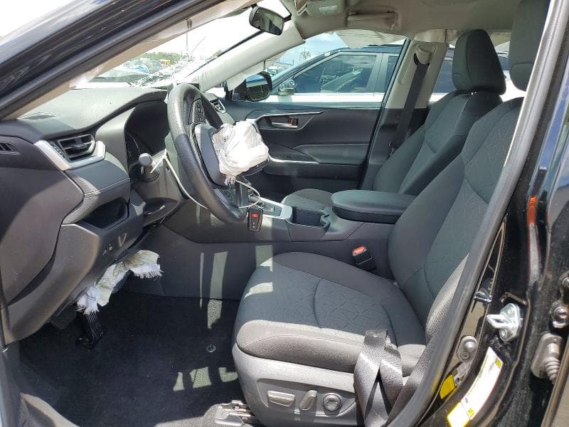2025 TOYOTA RAV4 XLE 7