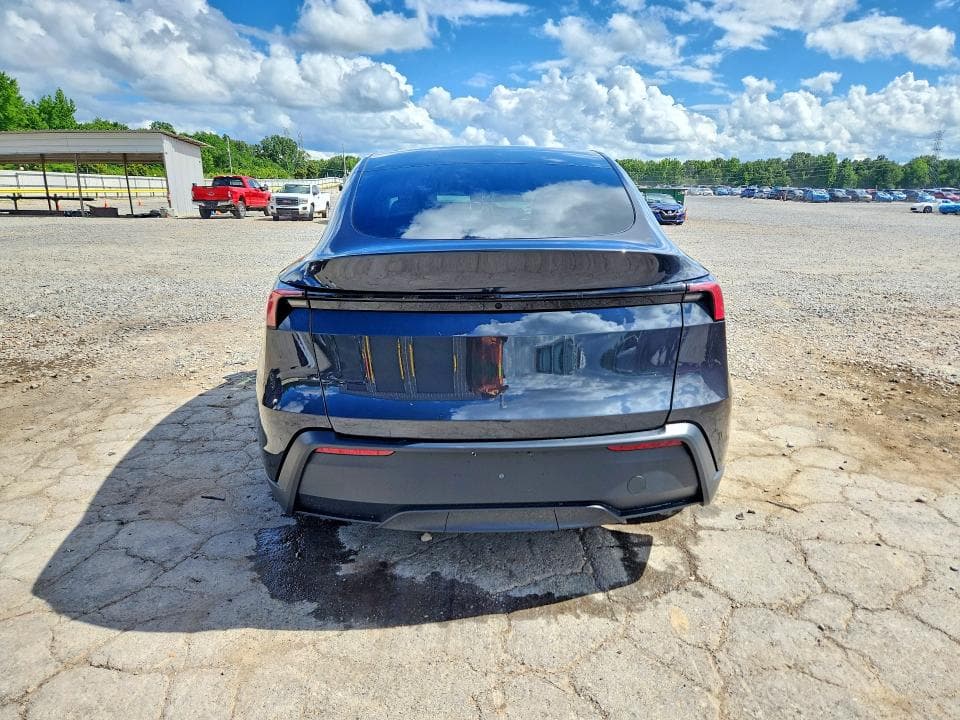 2026 TESLA MODEL Y 6