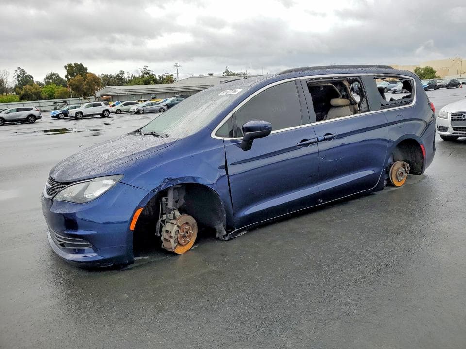2020 CHRYSLER VOYAGER LXI