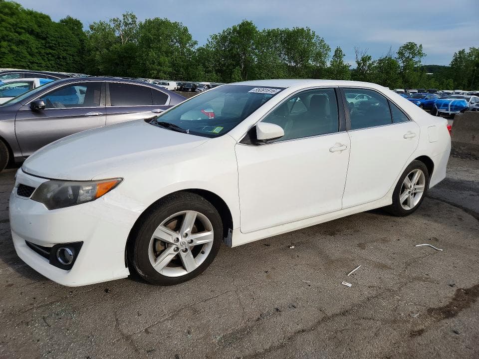 2014 TOYOTA CAMRY - 1