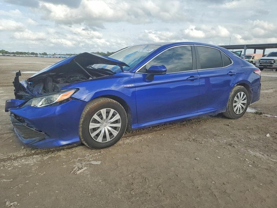 2018 TOYOTA CAMRY LE - 1
