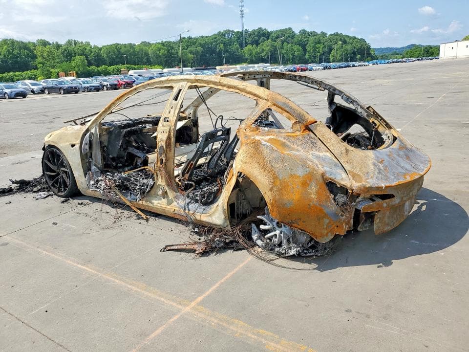 2025 TESLA MODEL 3 2